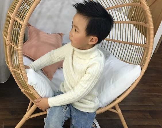 小鬼当家儿童摄影要多少钱？总部在哪