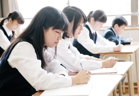 山川留学