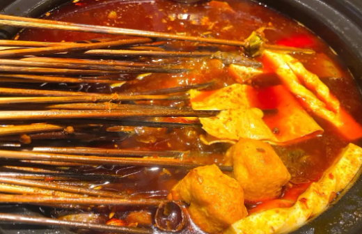 四川小郡肝串串香店多少钱？优势有什么