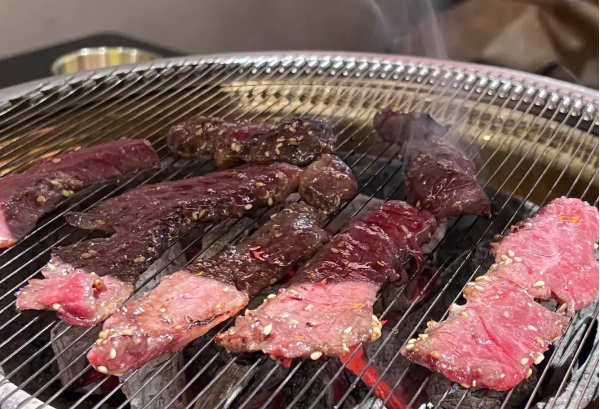 西塔老太太泥炉烤肉