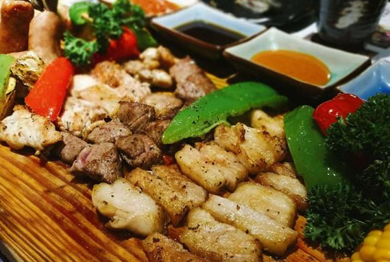 韩小屋烤肉饭店