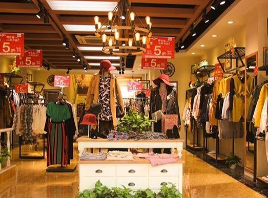 怦然心动服装店