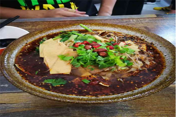 石磊麻辣拌冒菜产品 门店图片