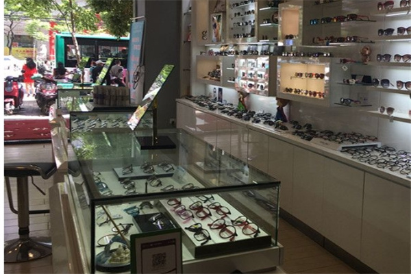 新生眼镜产品 门店图片