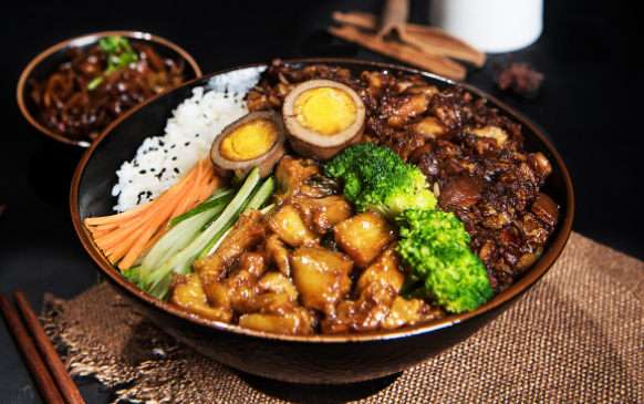 兰公子卤肉饭