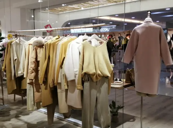 沫一女装店