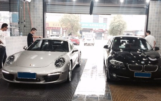 车来车往洗车店