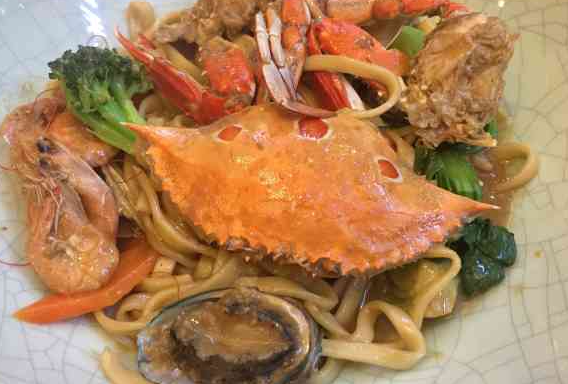鲨鱼杰克小海鲜焖面