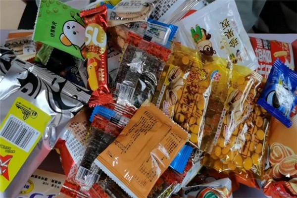 碰碰嘴零食产品 门店图片