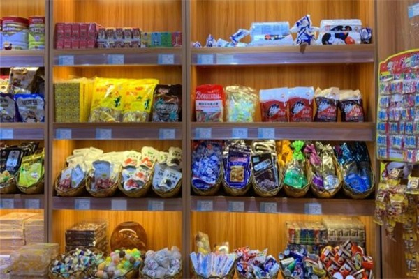 碰碰嘴零食产品 门店图片