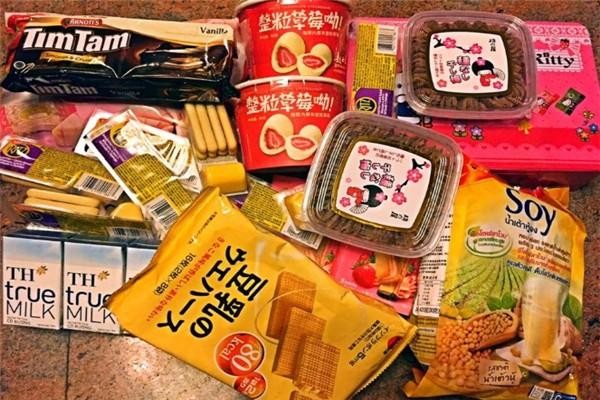 碰碰嘴零食产品 门店图片