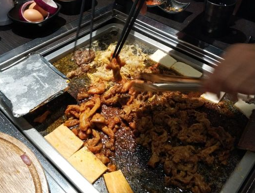 东北人烤肉店