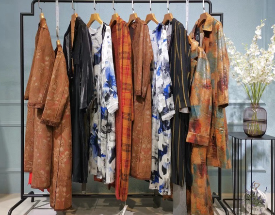 怦然心动服装店