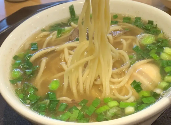 马路牙子牛肉面
