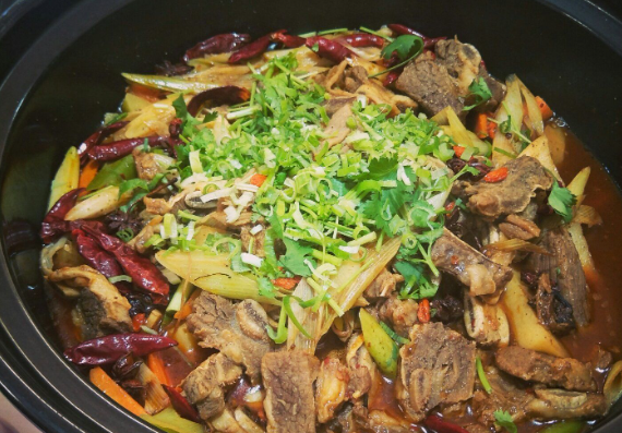 添柴砂锅炖