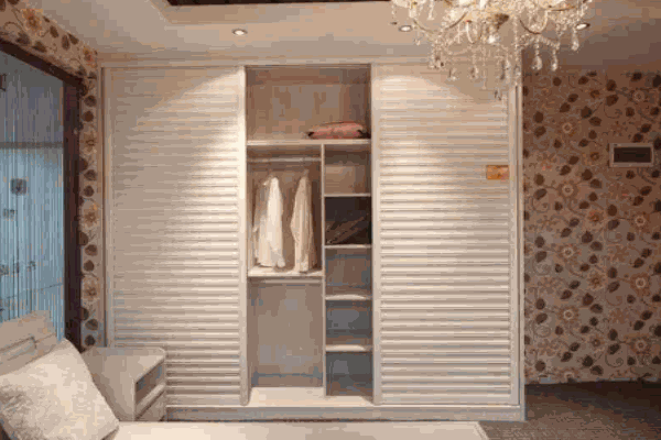 华尔琳衣柜产品 门店图片
