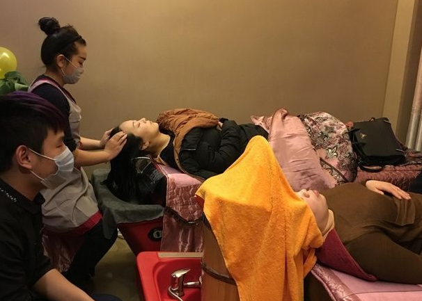 黑奥秘养发馆