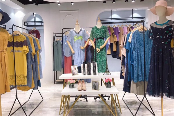 黛尔娜女装产品 门店图片