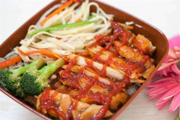 俏亿佳脆皮鸡拌饭