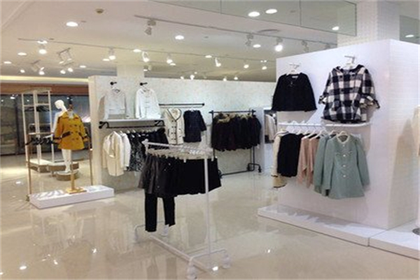 华阳依杉女装产品 门店图片