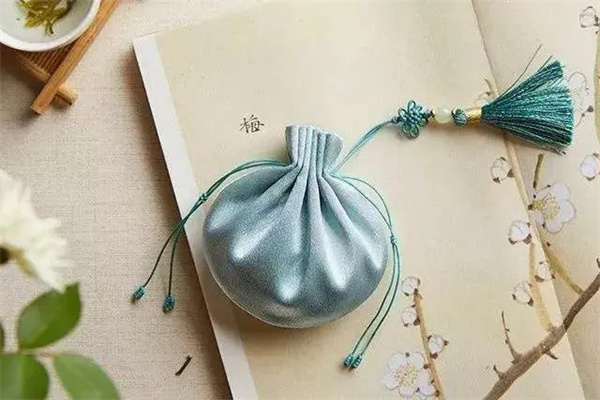 南中医中药香囊