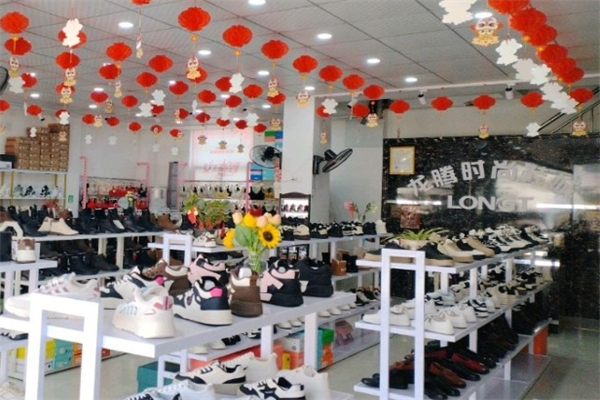 龙腾时尚鞋城产品 门店图片