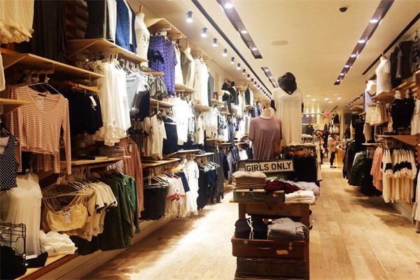 齐柏琳女装产品 门店图片