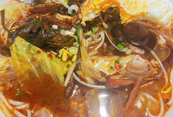 妈妈花甲米线