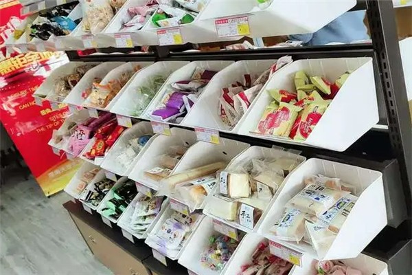 舌尖屋零食店产品 门店图片