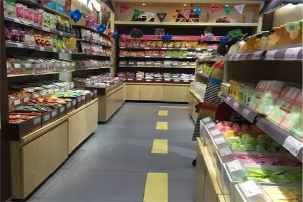 舌尖屋零食店产品 门店图片