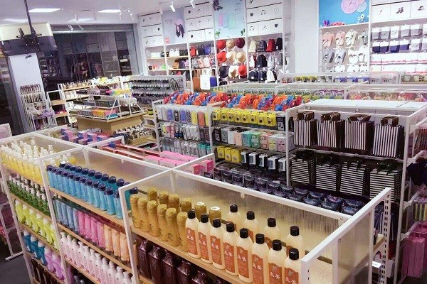 义物郎精品3元百货产品 门店图片
