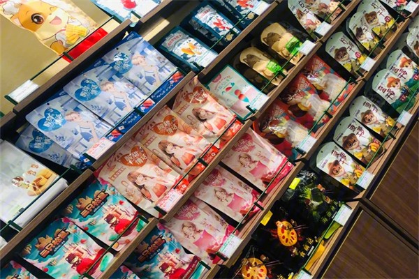喻有波休闲零食店产品 门店图片