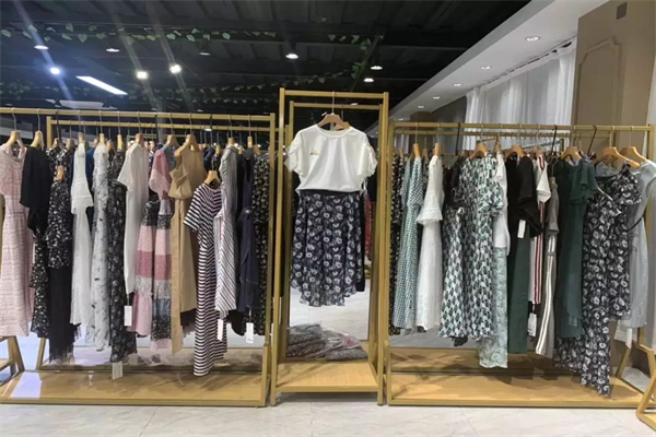 麻依坊女装产品 门店图片