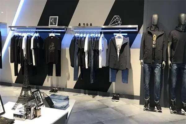 黑白男装产品 门店图片