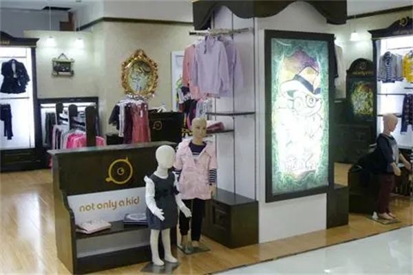黄小丫童装产品 门店图片