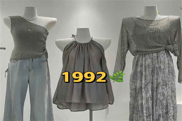 1992女装批发产品 门店图片
