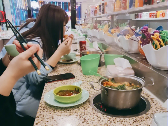 功夫天下旋转小火锅