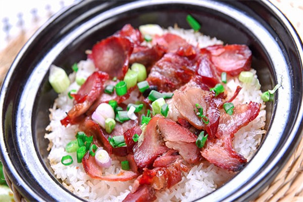 鸿运煲仔饭产品 门店图片
