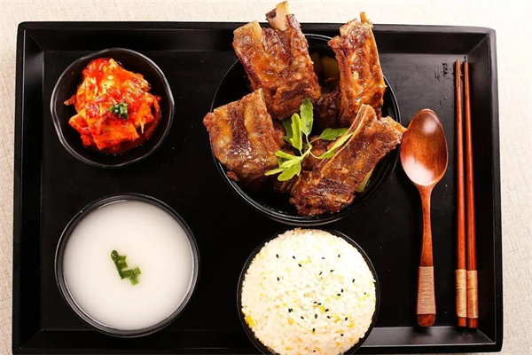 骨校长排骨米饭