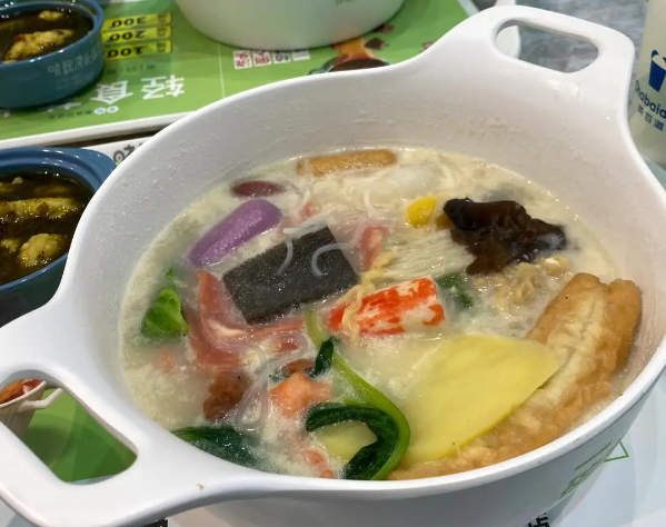 晓魏浇头麻辣烫