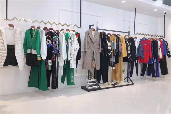 马迪尔女装产品 门店图片