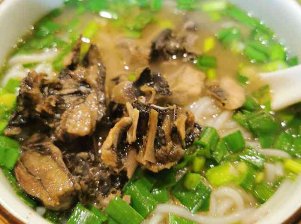 什家婆乌鸡米线
