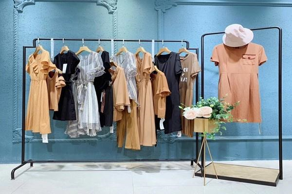 飞亚贝贝女装产品 门店图片