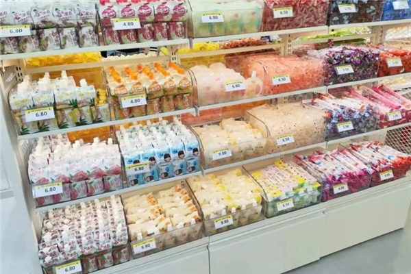 哆啦爱梦零食店