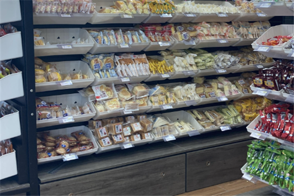 舌尖屋零食店