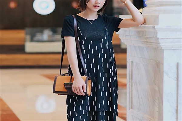 颜菱女装产品 门店图片