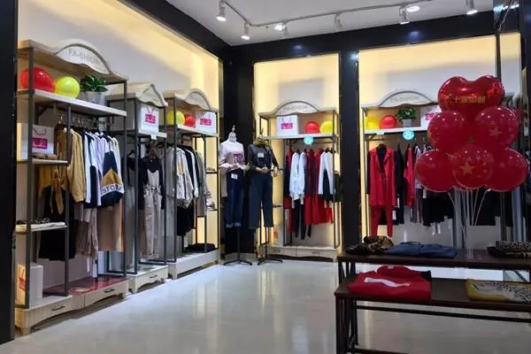 颖蒂女装产品 门店图片