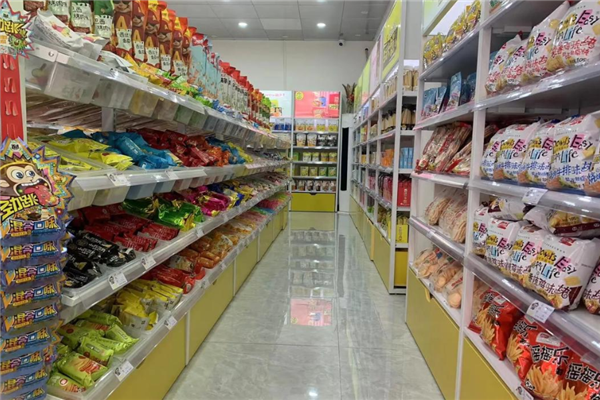 云创零食店