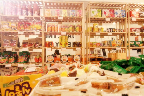 喻有波休闲零食店加盟