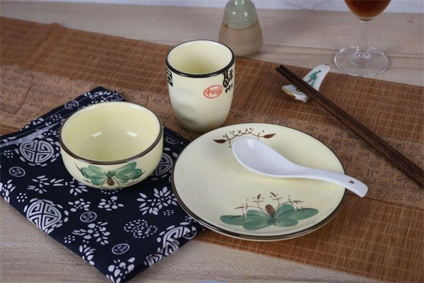 餐露洁消毒餐具